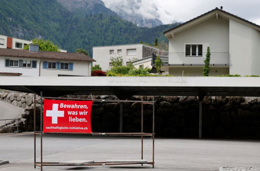 Switzerland vote set on plan to cap population at 10m